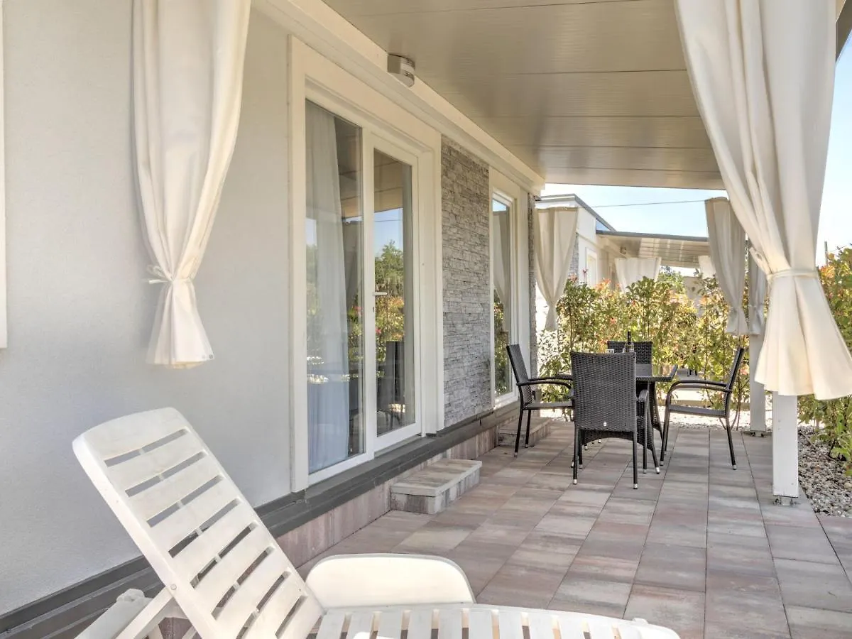 Holiday home Splendid Mobile Home In Banjole With Swimming Pool