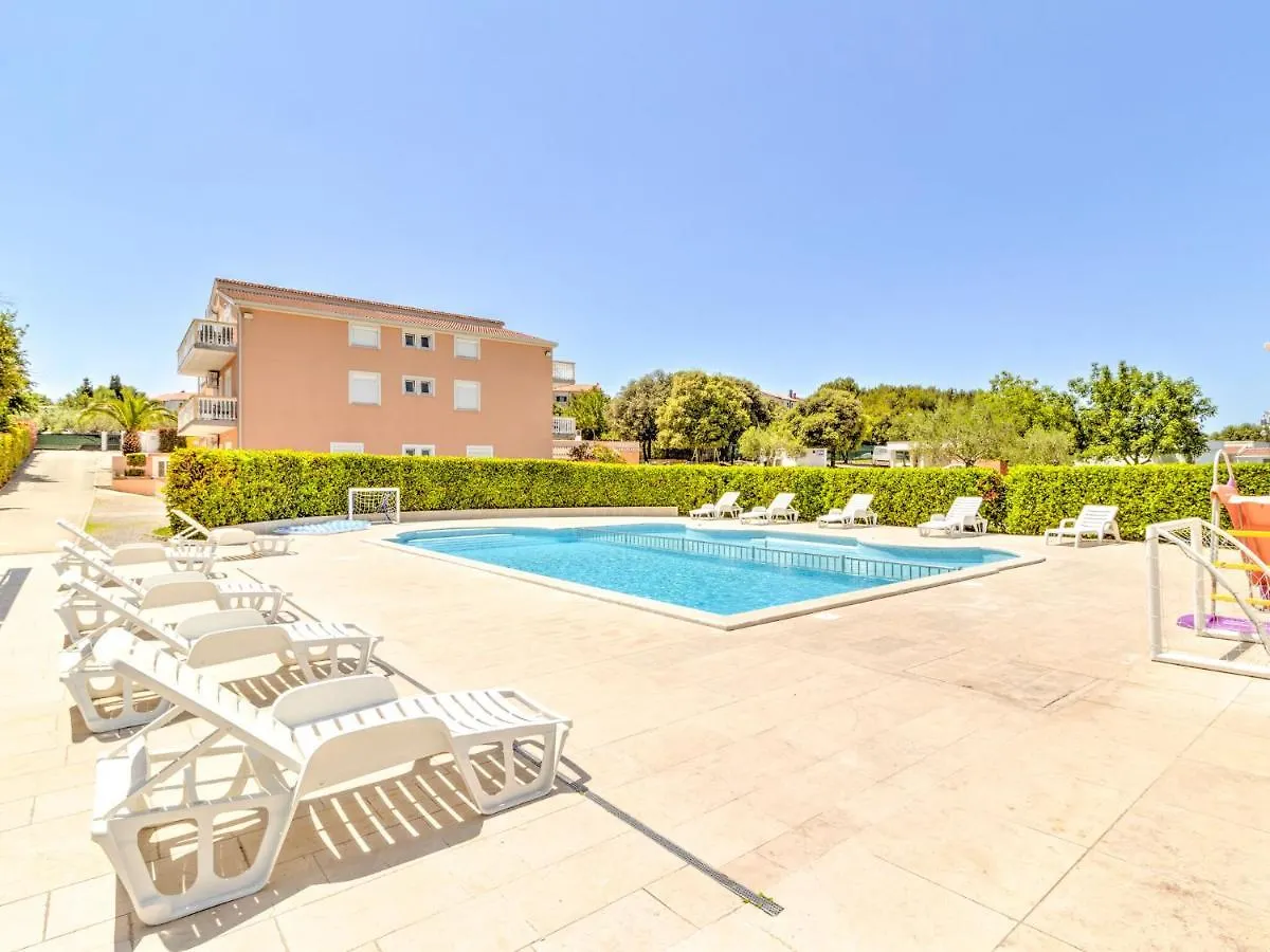 Splendid Mobile Home In Banjole With Swimming Pool Holiday home