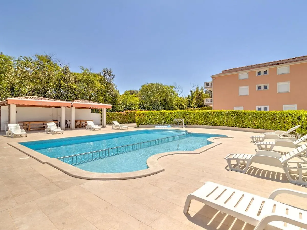 Splendid Mobile Home In Banjole With Swimming Pool Holiday home