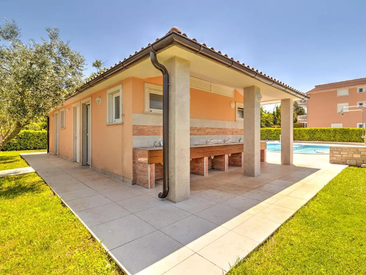 Splendid Mobile Home In Banjole With Swimming Pool contacts